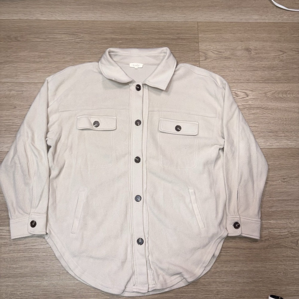 La Miel Boutique Women's Button Up Shacket Size Small, Oversized